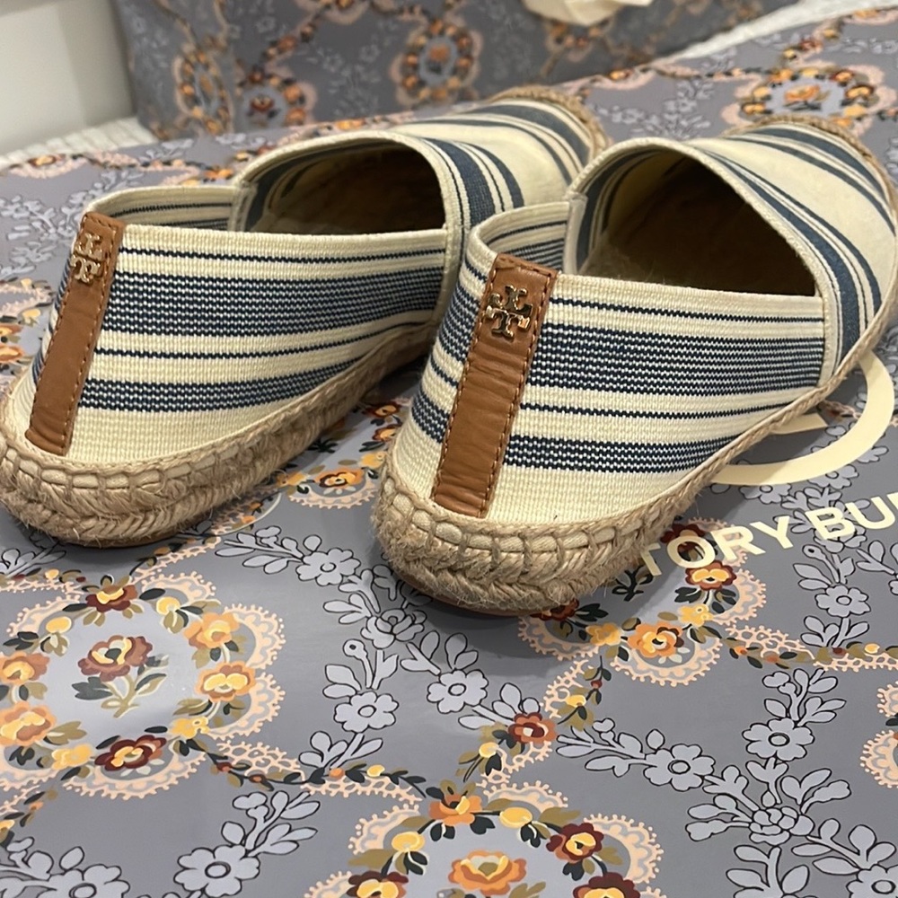 TORY BURCH Sz 9 Blue Stripe Espadrille Flats - Stretchy Comfy!